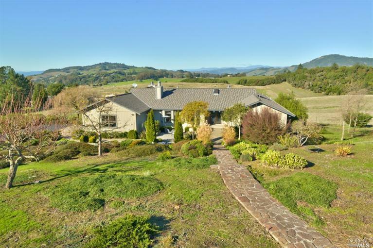 Property Photo:  4900 Hayfield Court  CA 95404 