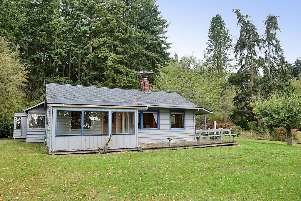 Property Photo:  2712 North Bluff Rd  WA 98253 