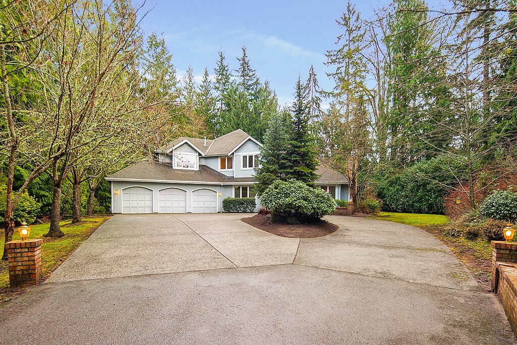 Property Photo:  23233 NE 73rd St  WA 98053 