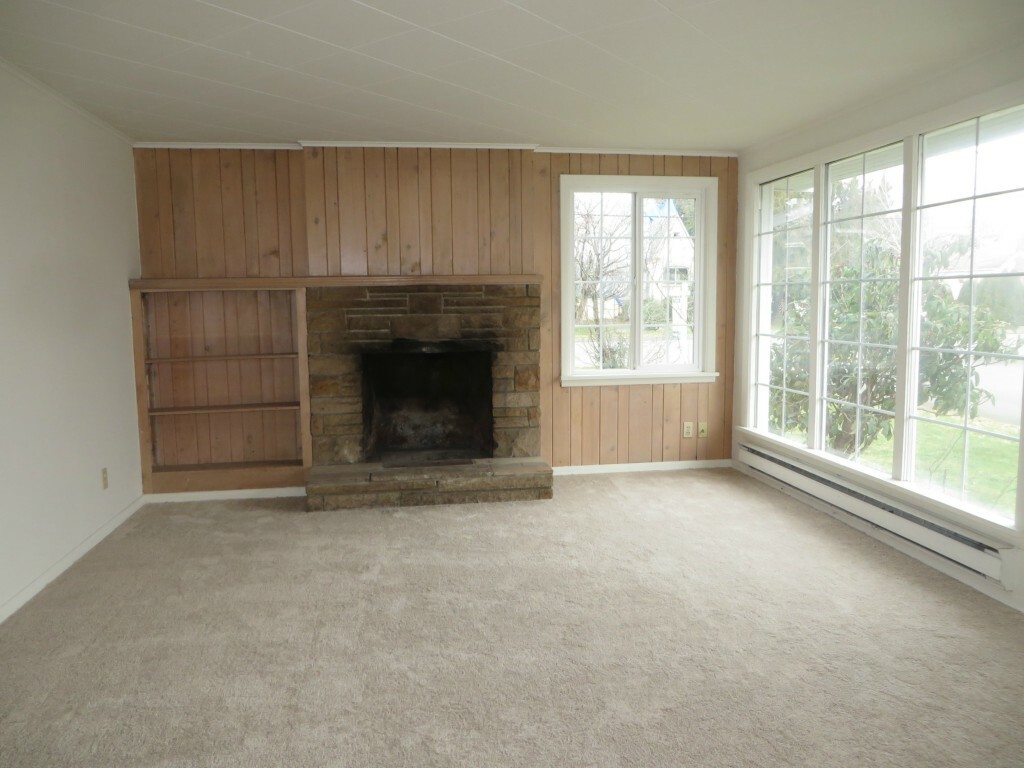 Property Photo:  2070 Roosevelt Ave  WA 98022 