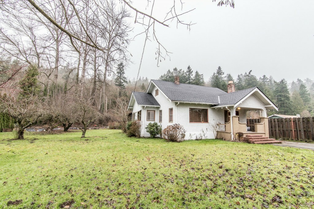 Property Photo:  11819 Valley Ave E  WA 98372 