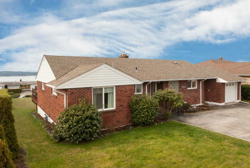 1724 S Jackson Ave  Tacoma WA 98465 photo