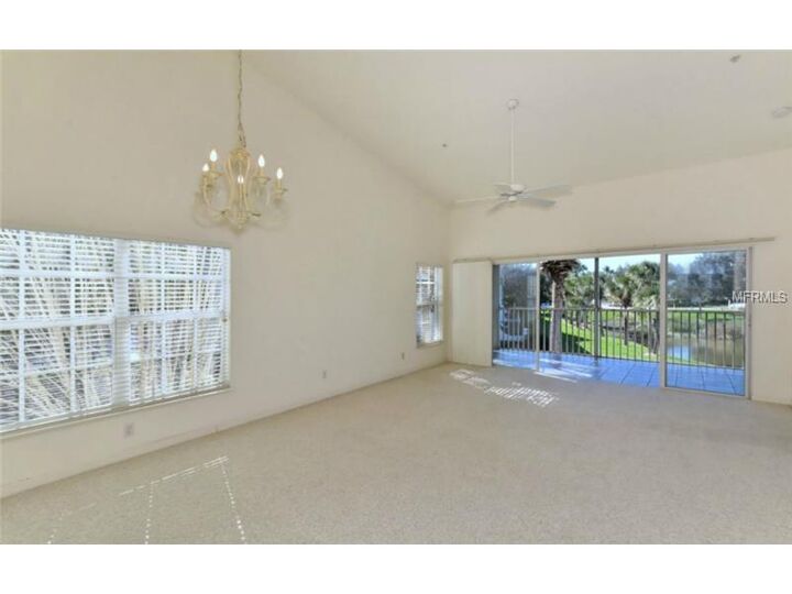 Property Photo: 416 Laurel Lake Drive 201 FL 34292