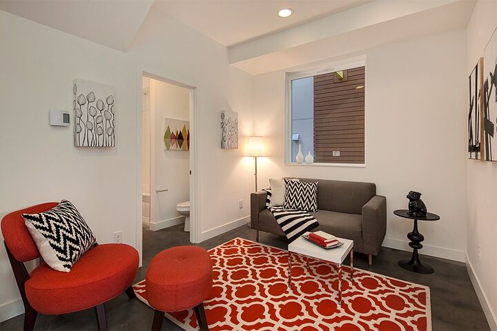 Property Photo:  3810 Fremont Avenue N  WA 98103 