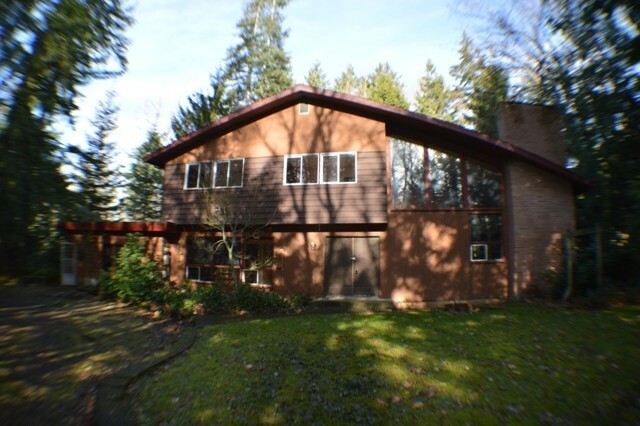 Property Photo:  1070 E McLeod Rd  WA 98226 