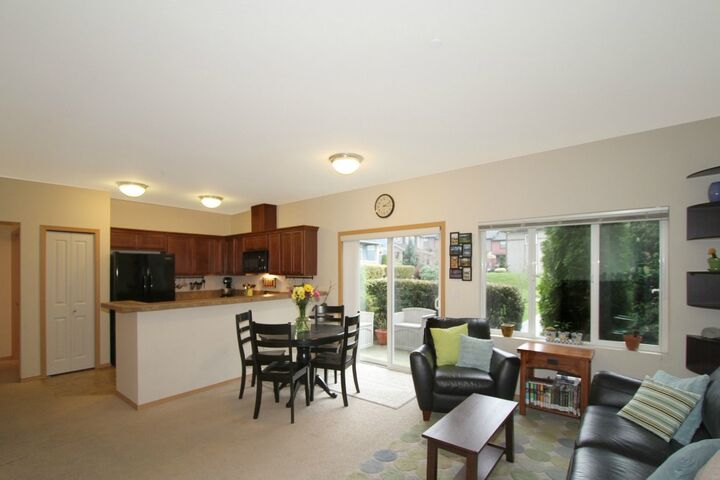 Property Photo:  1736  10th Avenue NE C114  WA 98029 