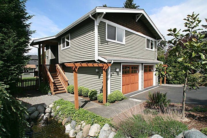 Property Photo:  1819 3rd St  WA 98033 