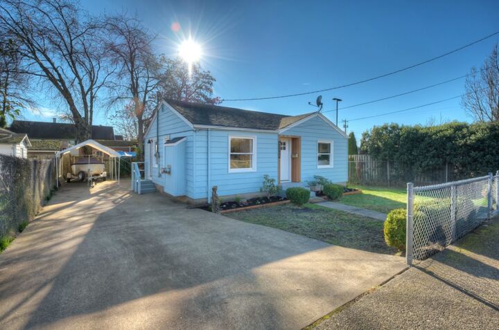 Property Photo: 1507 SW Henderson St WA 98106