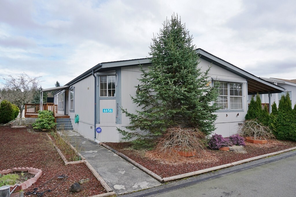 Property Photo: 6656 Capricorn Lane NE WA 98311