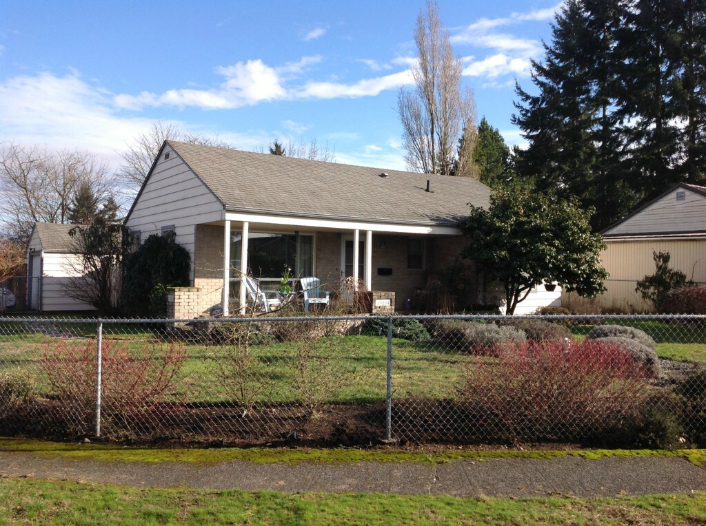 Property Photo:  13804 2nd Ave SW  WA 98166 