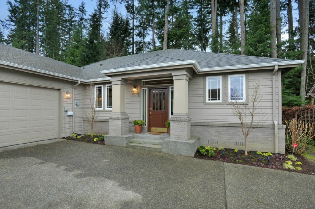 Property Photo:  13275 228th Place NE  WA 98053 