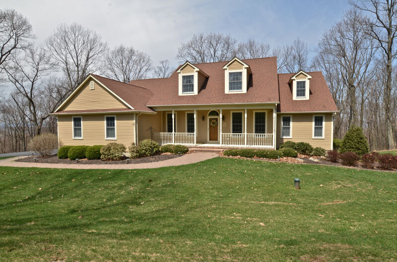 Property Photo:  5 Howell Ln  NJ 08865 