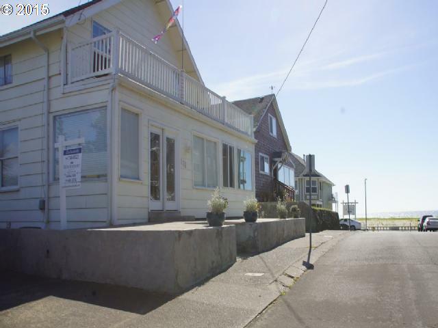 Property Photo:  119 9th Ave  OR 97138 