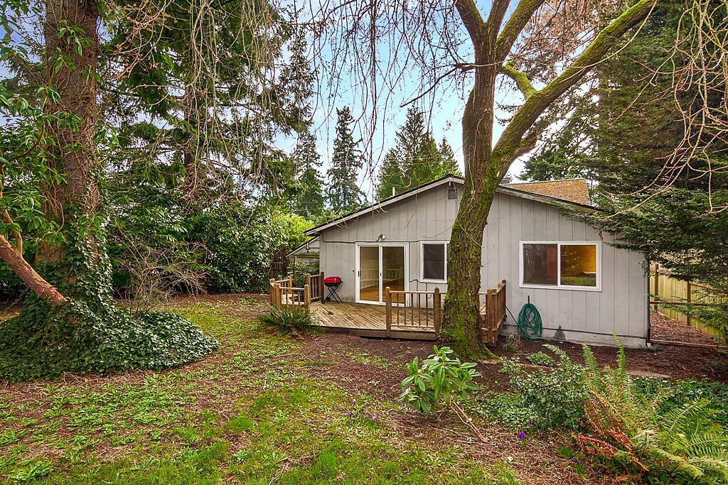 Property Photo:  712 N 165th St  WA 98133 