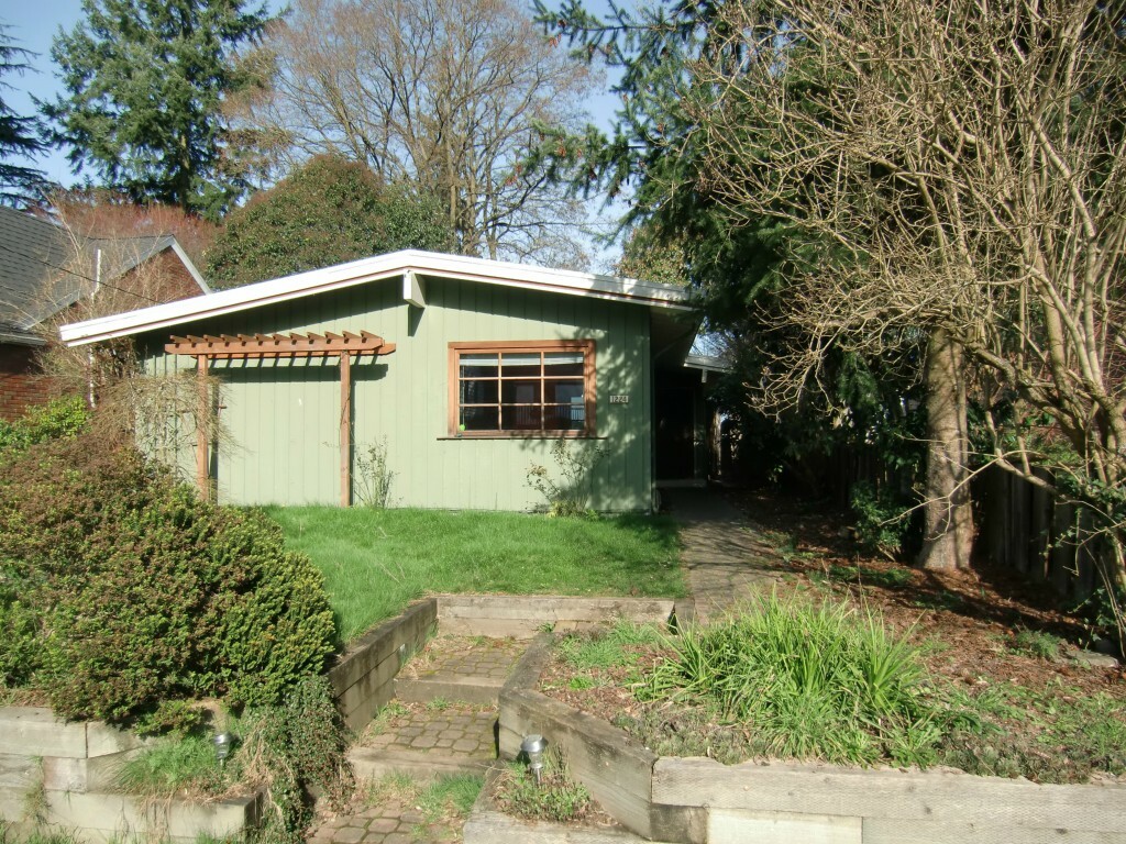 Property Photo:  1224 NE 98th St  WA 98115 