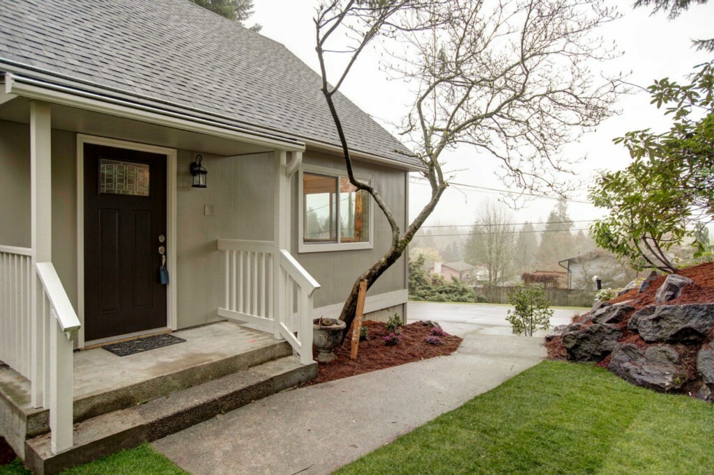 Property Photo:  18907 16th Ave NE  WA 98155 