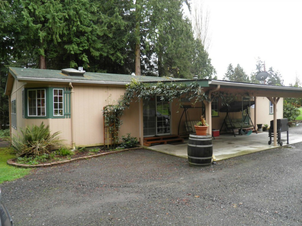 Property Photo:  161 Maple St  WA 98365 