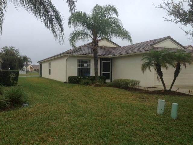 Property Photo:  811 NW Greenwich Court  FL 34983 