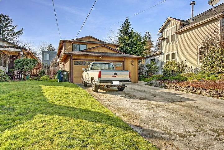 925 26th Avenue  Seattle WA 98122 photo