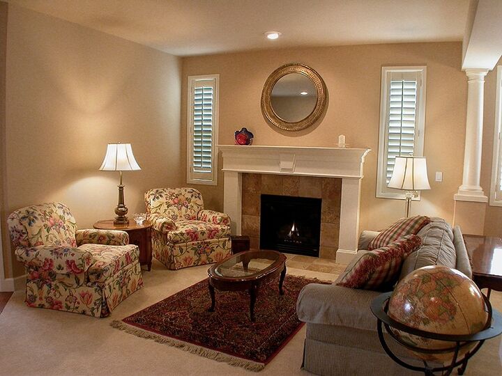 Property Photo:  1719 Kitsap Place NE  WA 98059 