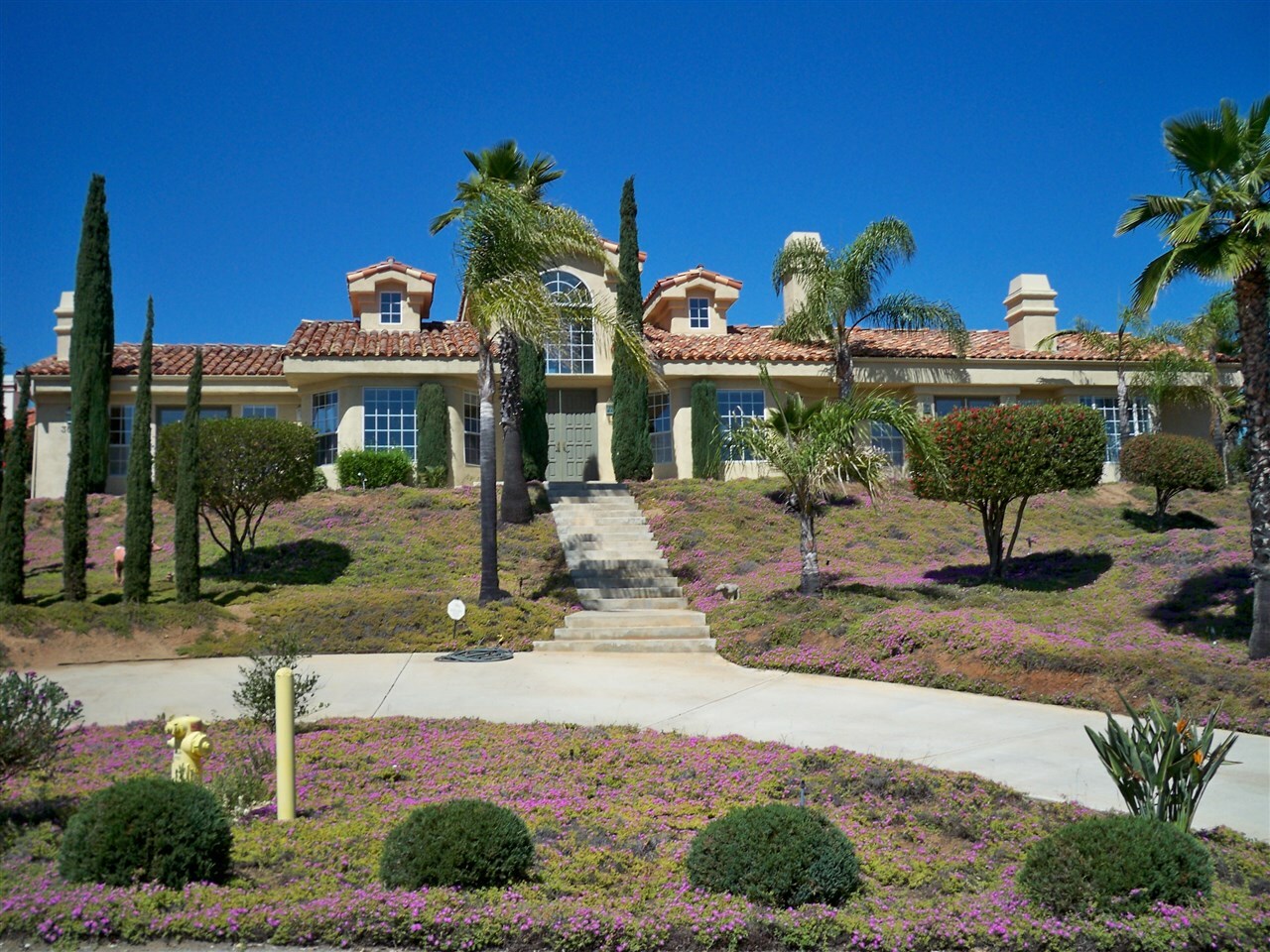 Property Photo: 3068 Southwind CA 92084