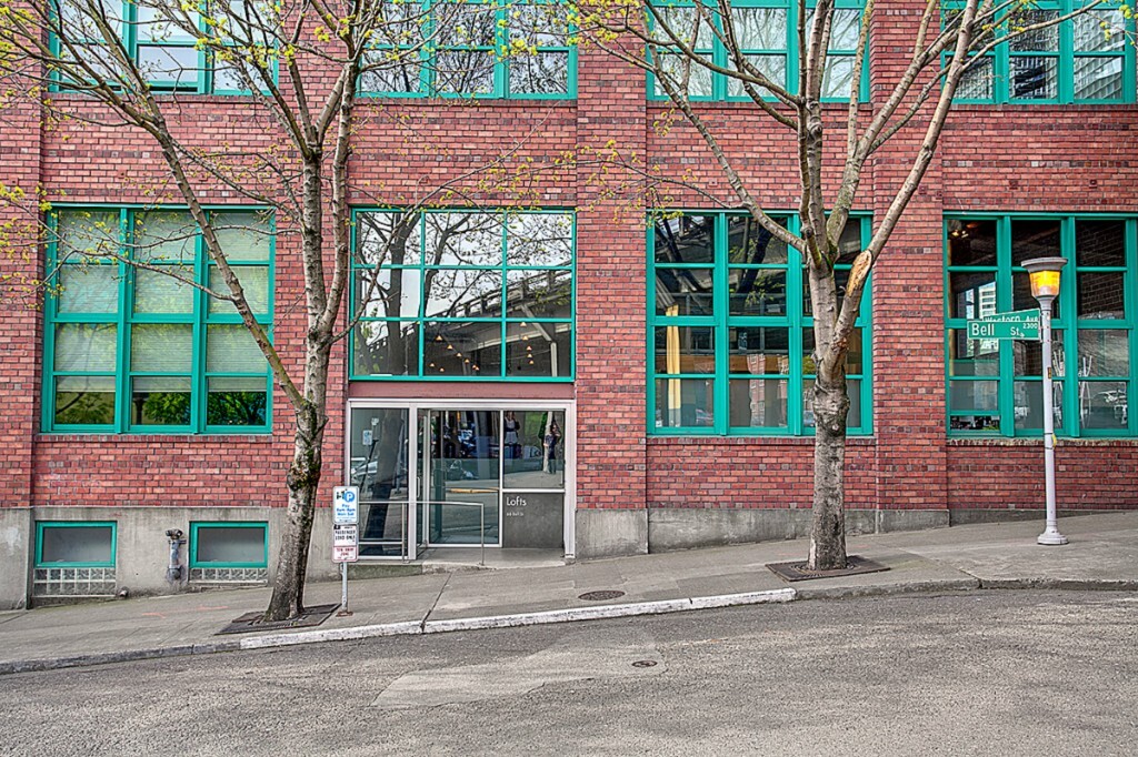 Property Photo:  66 Bell St 62  WA 98121 