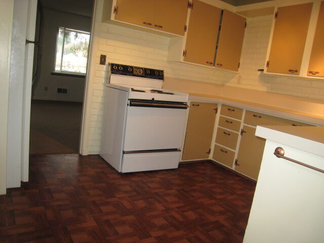 Property Photo: 4201 Hoyt Ave WA 98203