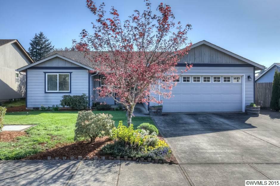 Property Photo: 1149 Jonmart Av SE OR 97306