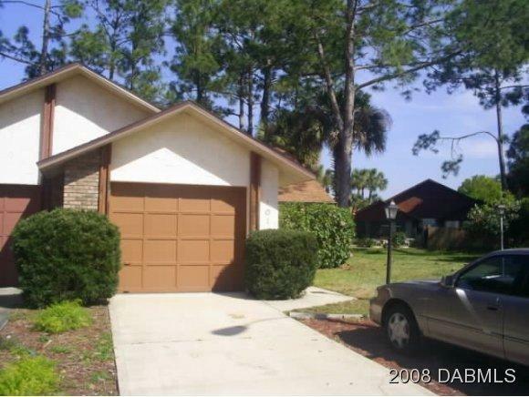 Property Photo:  1015 Fox Trace Court  FL 32119 