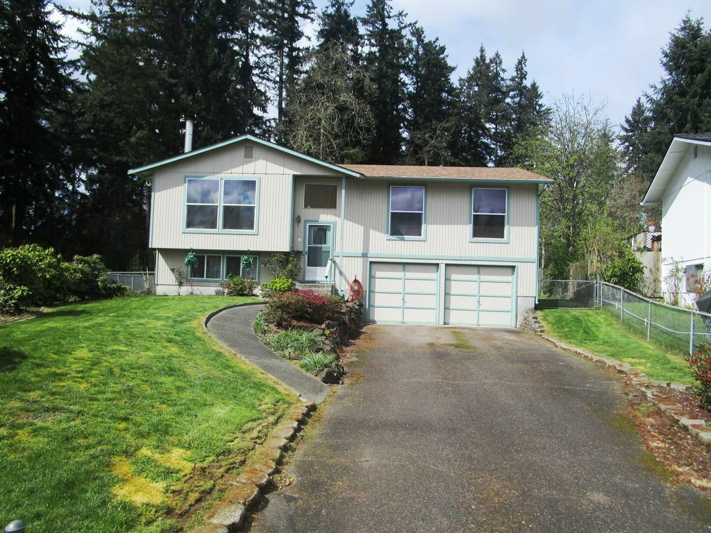 Property Photo:  15410 24th Ave E  WA 98445 