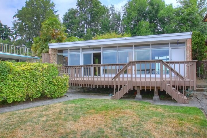 Property Photo: 191 Lake Ave W WA 98033