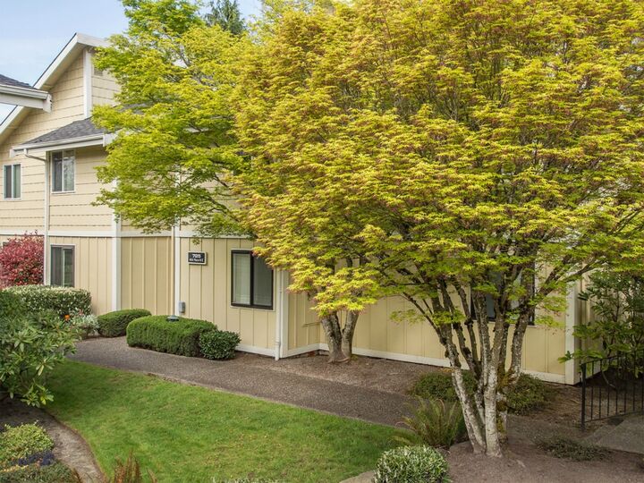 725 141st Place NE 4  Bellevue WA 98007 photo