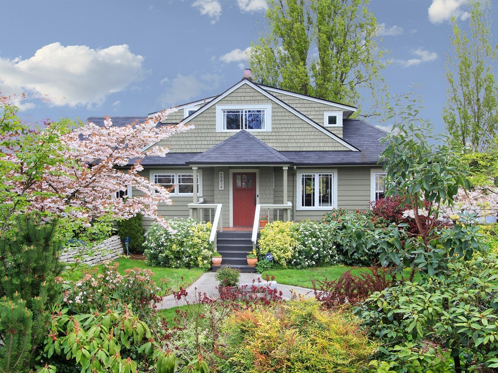 Property Photo:  12038 Evanston Ave N  WA 98133 