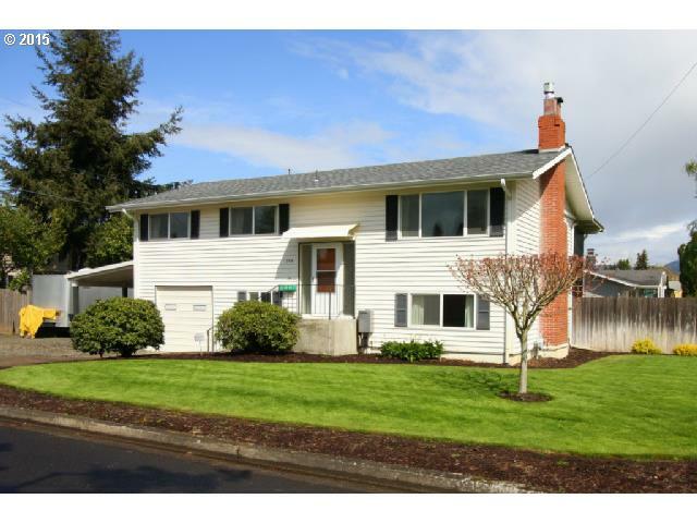 Property Photo: 504 Clairmont Dr OR 97404