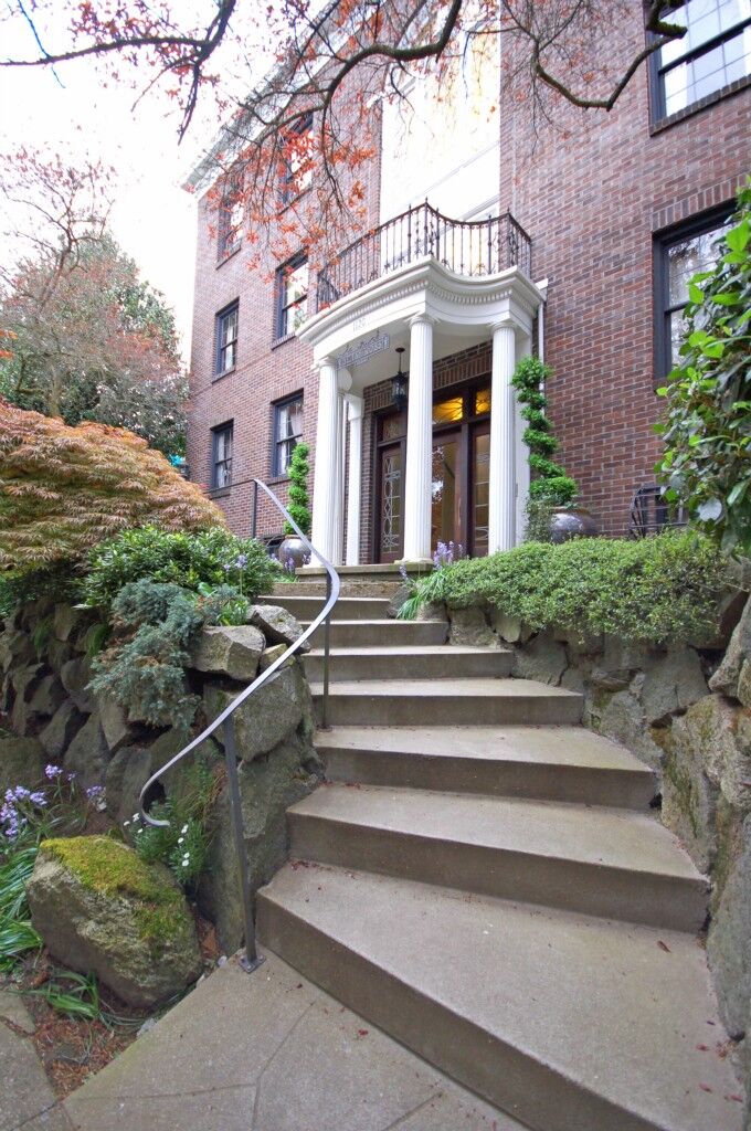 1120 17th Ave B  Seattle WA 98122 photo