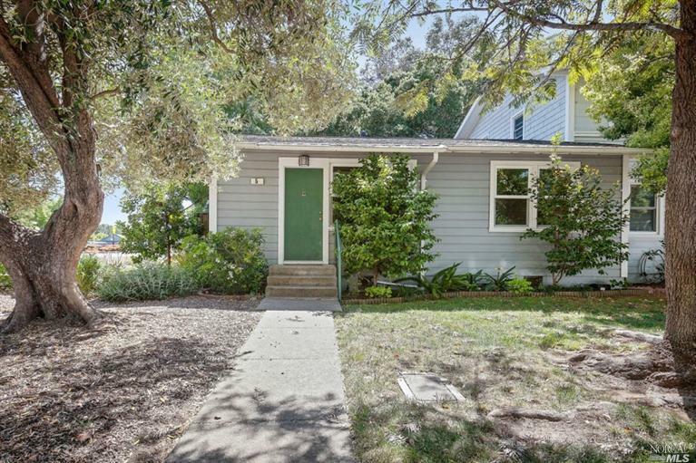 Property Photo:  5 Livingston Court  CA 94949 