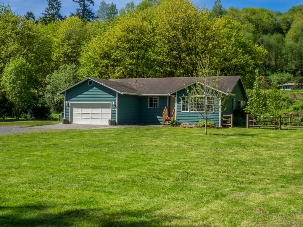 Property Photo: 7418 Orchard Ave WA 98290