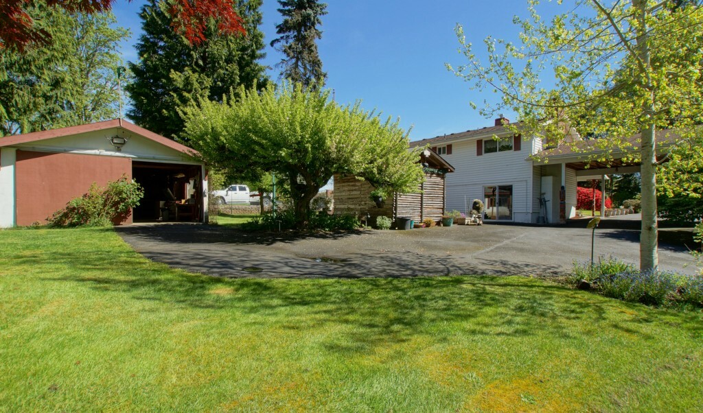 Property Photo:  16825 188th Ave SE  WA 98058 