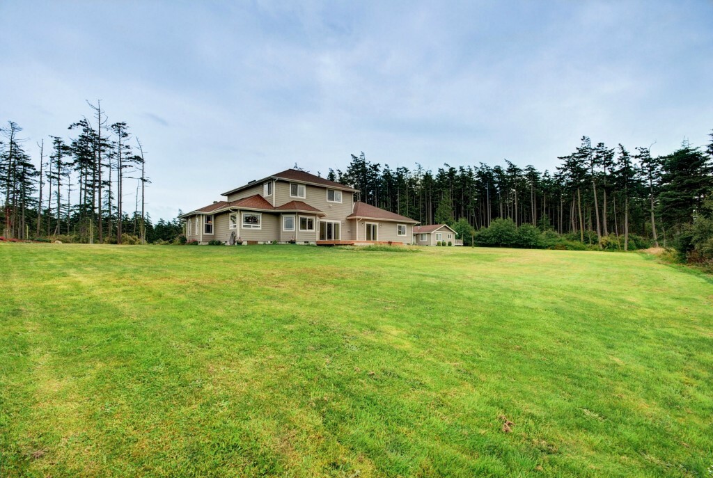 Property Photo:  2483 Hollyhunt Lane  WA 98239 