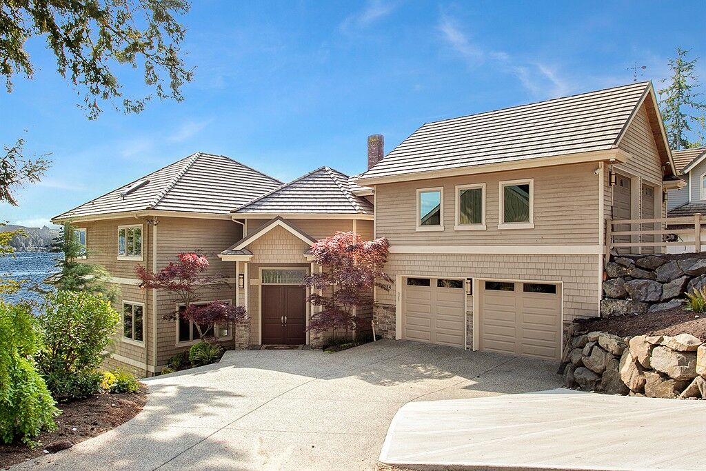 Property Photo: 2254 W Lake Sammamish Pkwy WA 98008