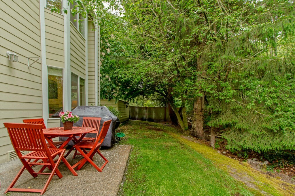 Property Photo:  10522 SE 264th St B1  WA 98030 