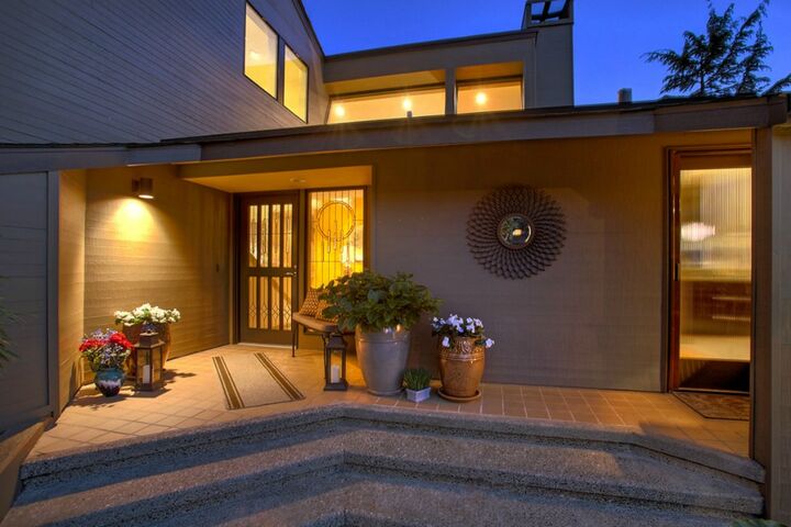 Property Photo:  3931 SW Arroyo Dr  WA 98146 