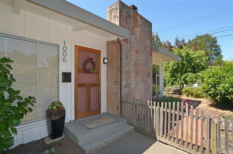 Property Photo:  1006 Howard Street  CA 95404 