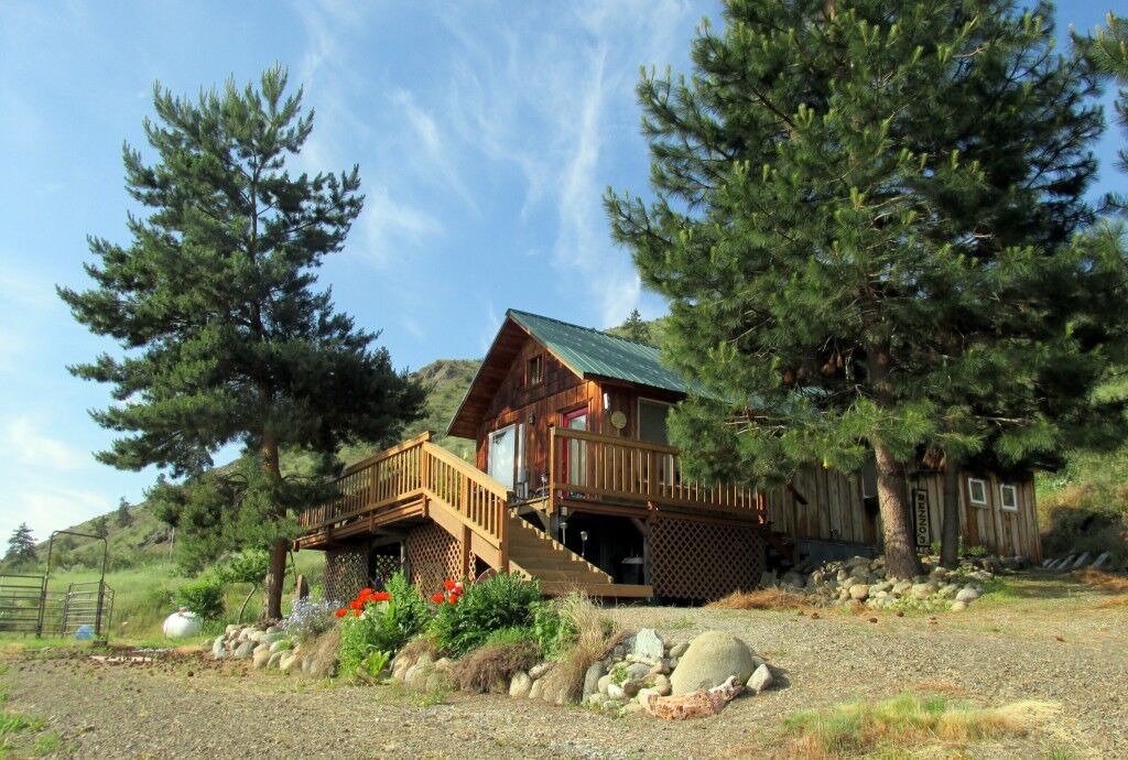 Property Photo:  33 Surface Lane  WA 98856 