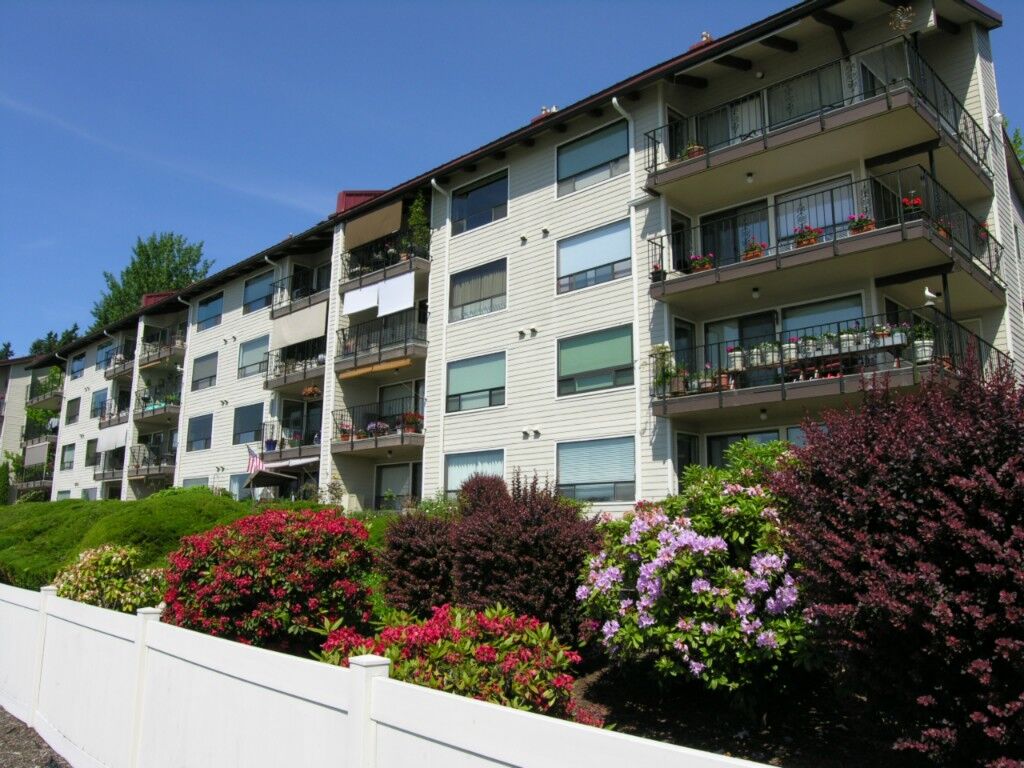 Property Photo:  900 East Bay Dr NE A-403  WA 98506 