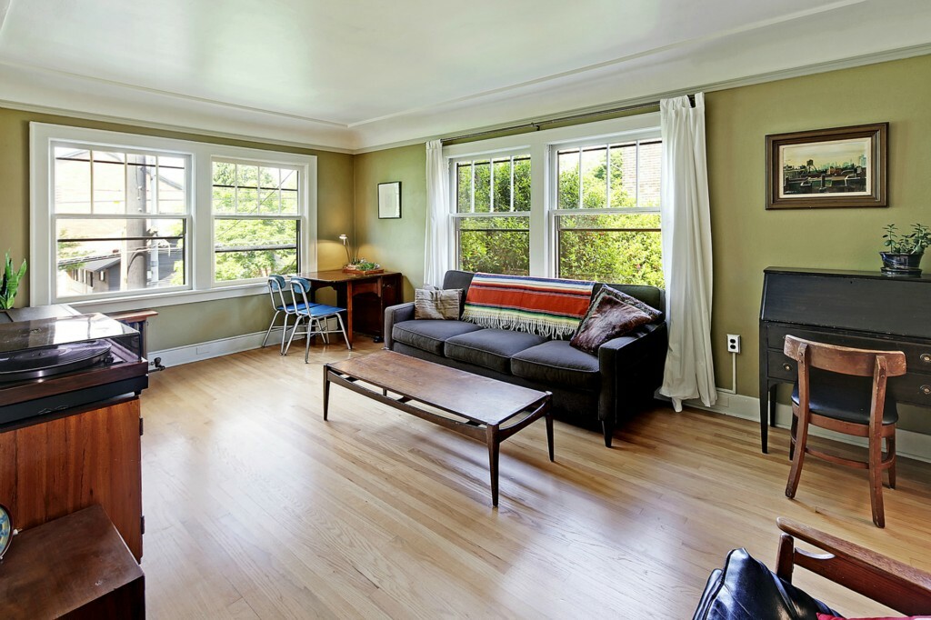 Property Photo: 1605 E Olive St 203 WA 98122