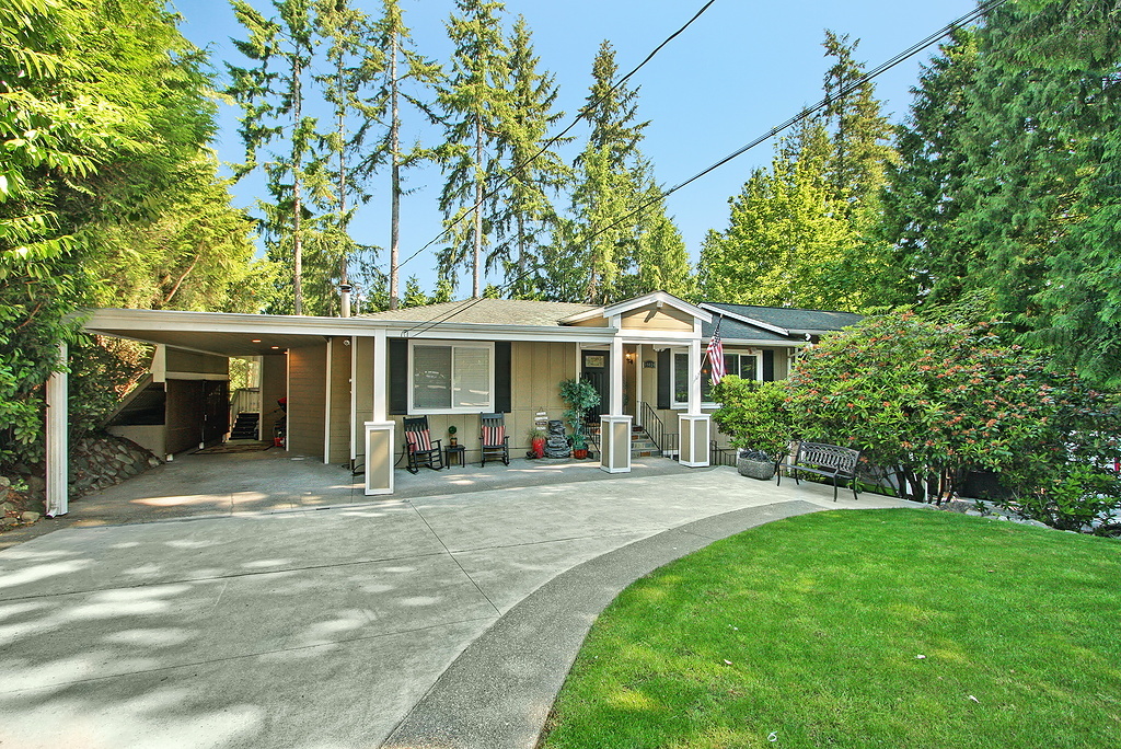 Property Photo:  19024 SE 164th St  WA 98058 