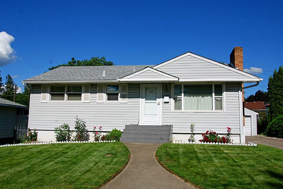 Property Photo: 6028 N Elgin St WA 99205