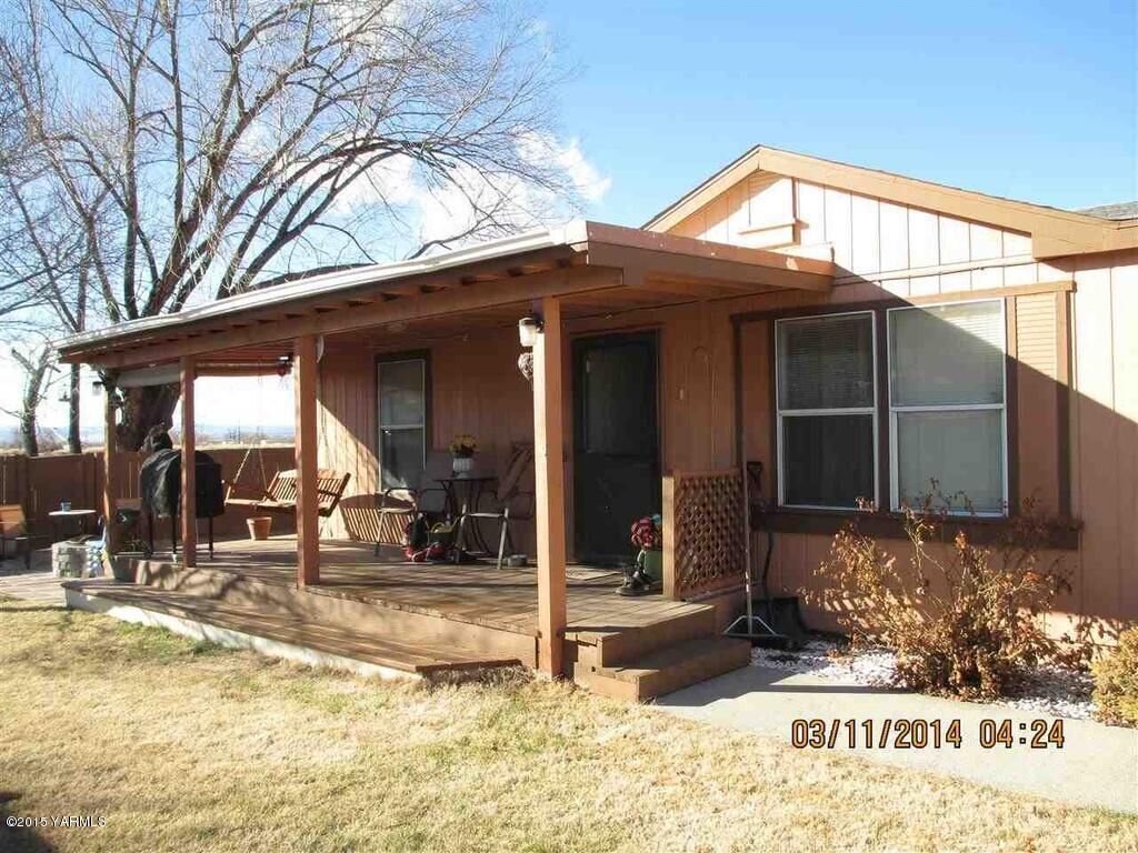 Property Photo: 3914 S 4th St WA 98903