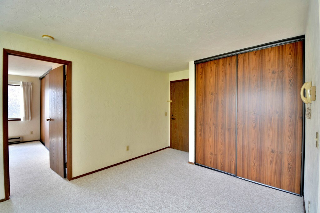 Property Photo:  2100 N 106th St 405  WA 98133 